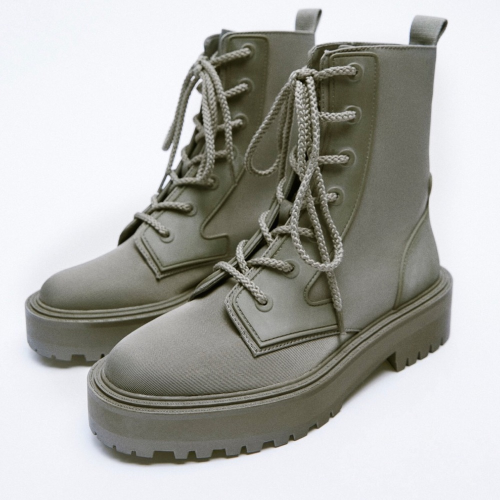 NWT- ZARA lace up boot